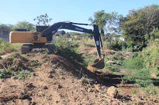 Prefeitura realiza limpeza do Canal da Malária em Senhor do Bonfim